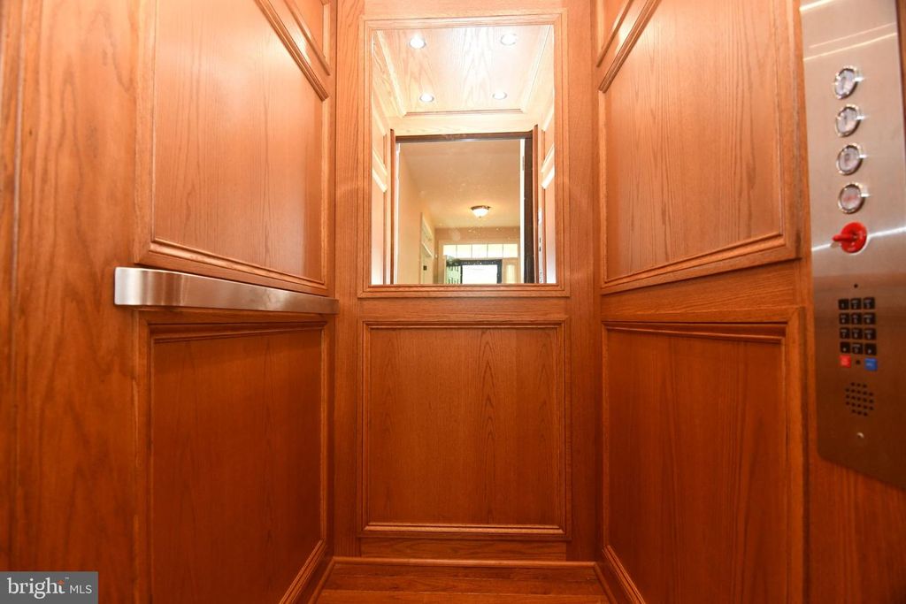 Image 13 of property listing at 209 SAINT JAMES DR, Langhorne, PA 19047