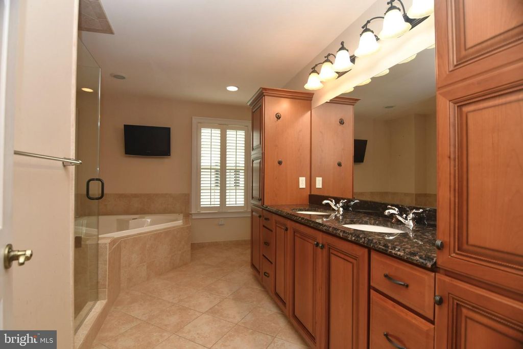 Image 18 of property listing at 209 SAINT JAMES DR, Langhorne, PA 19047
