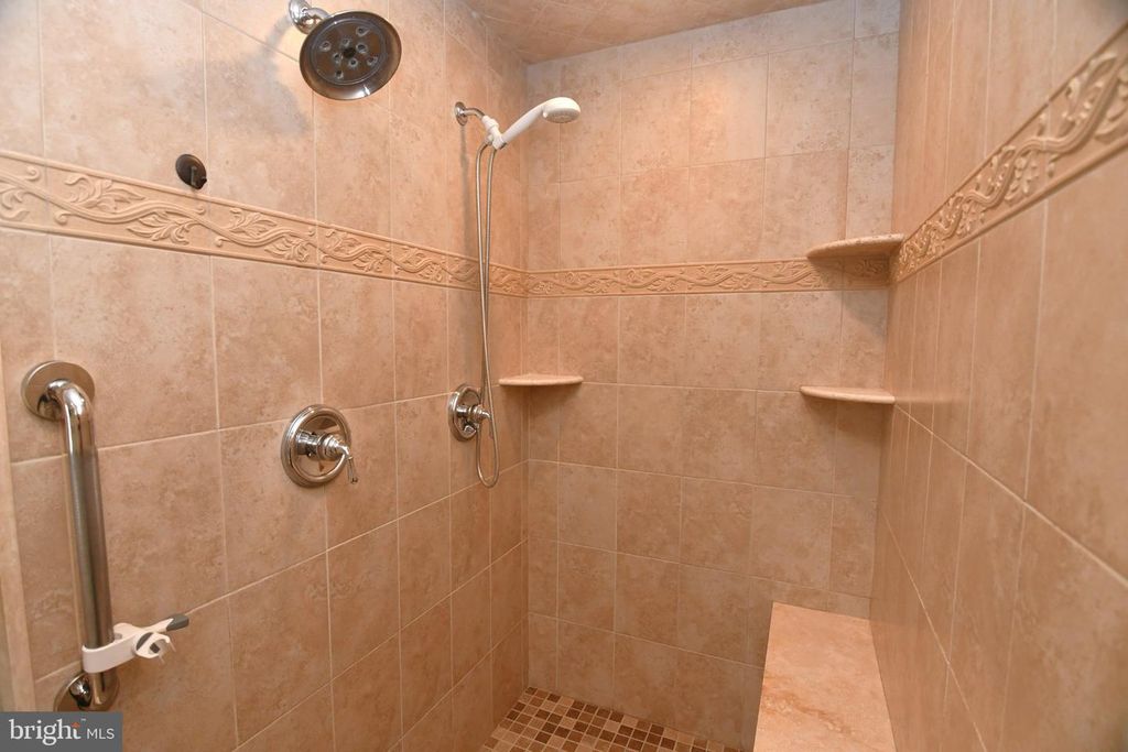 Image 19 of property listing at 209 SAINT JAMES DR, Langhorne, PA 19047