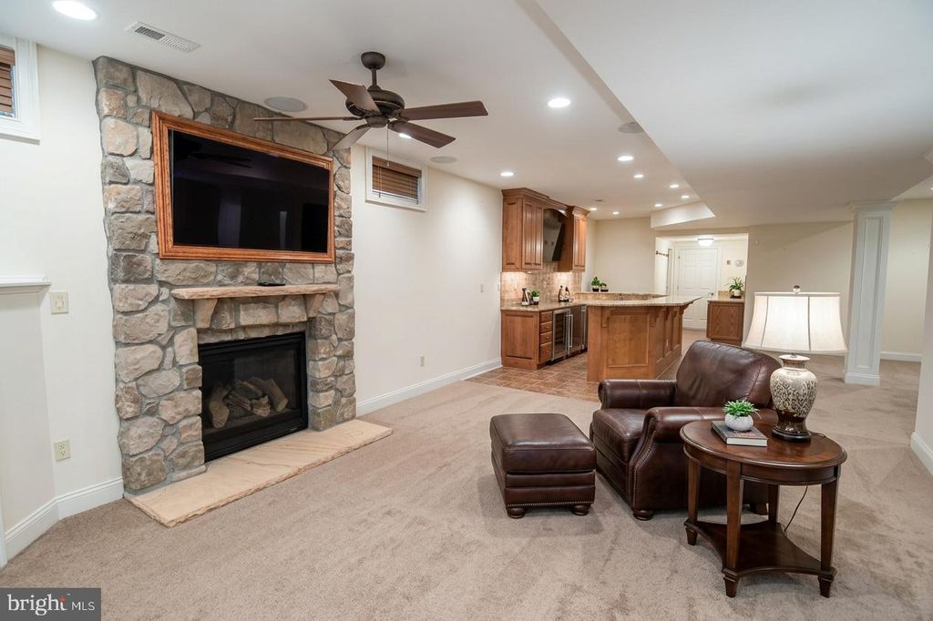 Image 27 of property listing at 209 SAINT JAMES DR, Langhorne, PA 19047