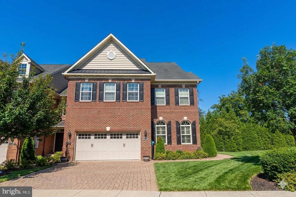 Image 34 of property listing at 209 SAINT JAMES DR, Langhorne, PA 19047