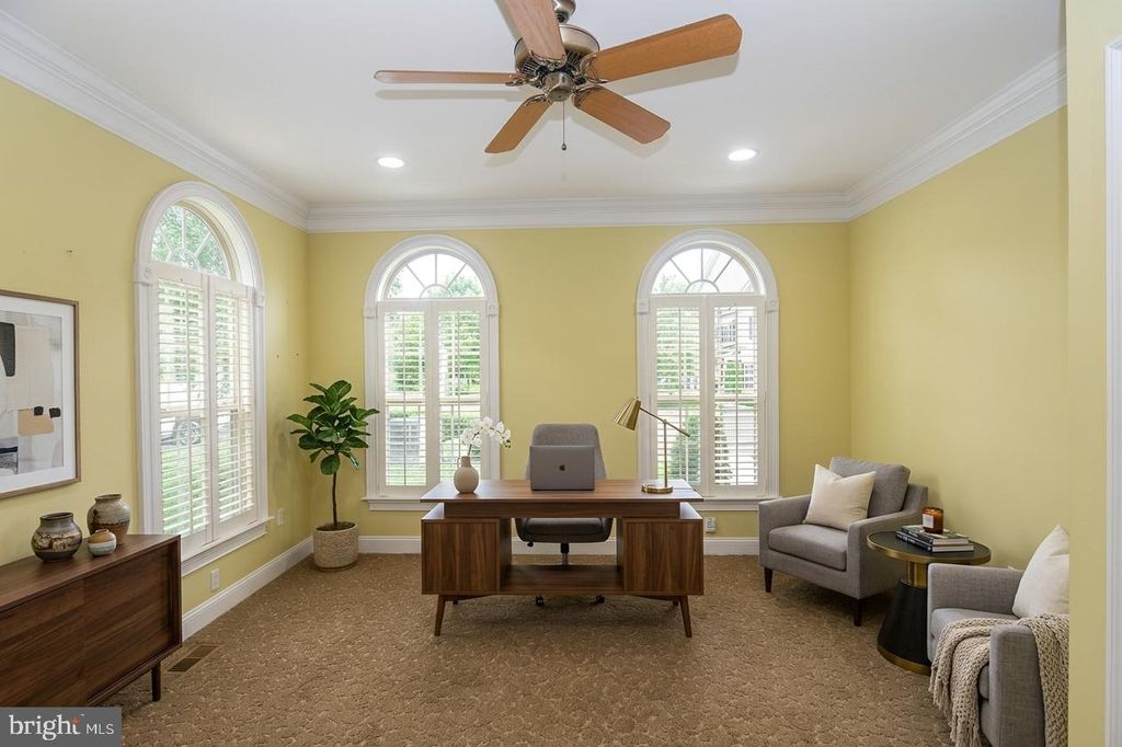 Image 5 of property listing at 209 SAINT JAMES DR, Langhorne, PA 19047