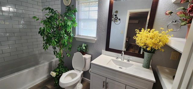 2315 NW 45th St, Lawton, OK 73505