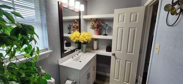 2315 NW 45th St, Lawton, OK 73505