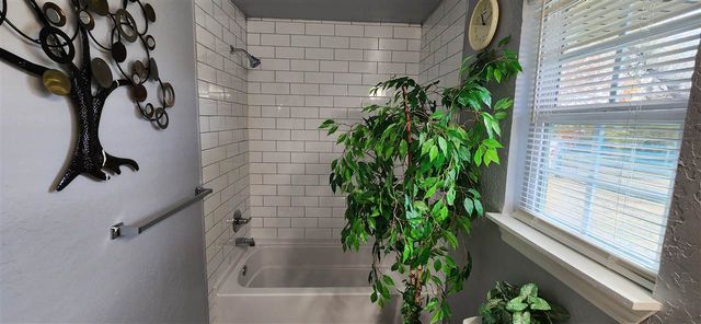 2315 NW 45th St, Lawton, OK 73505