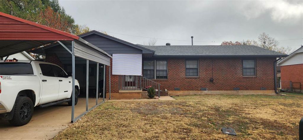 2315 NW 45th St, Lawton, OK 73505