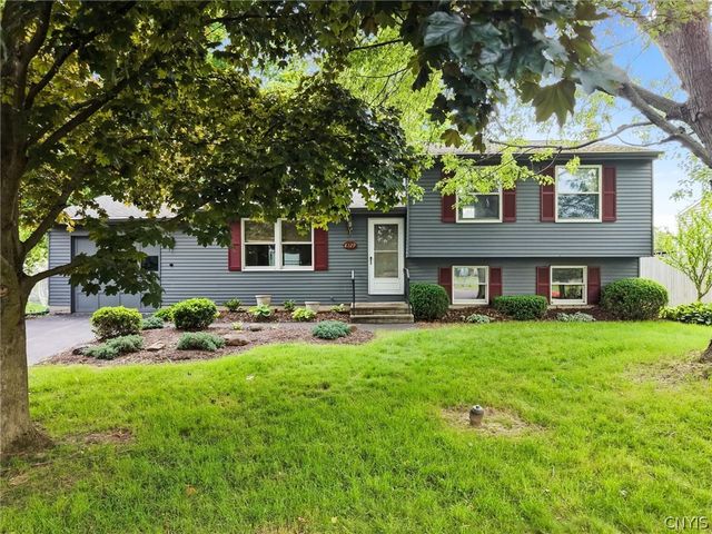 8329 Pansy Drive, Clay, NY 13027