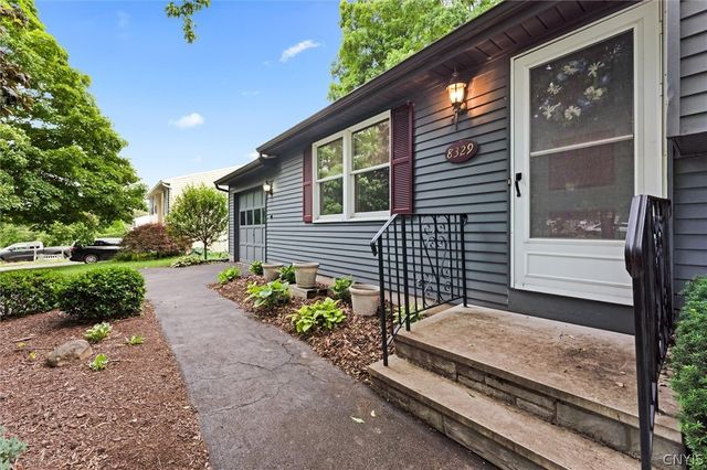 8329 Pansy Drive, Clay, NY 13027