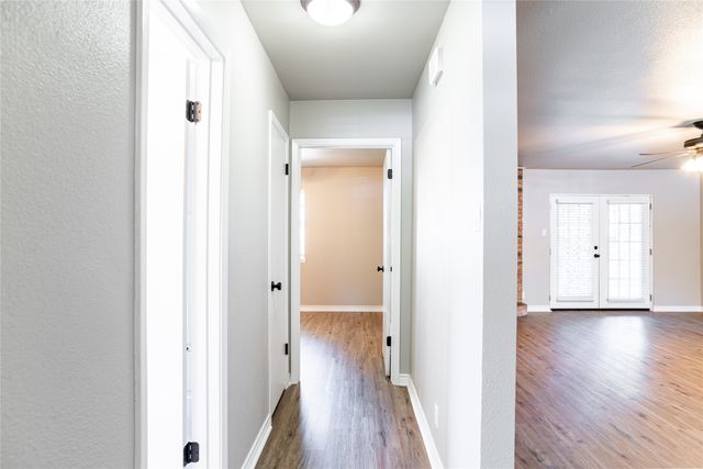 12 Brookhollow Circle, Gainesville, TX 76240