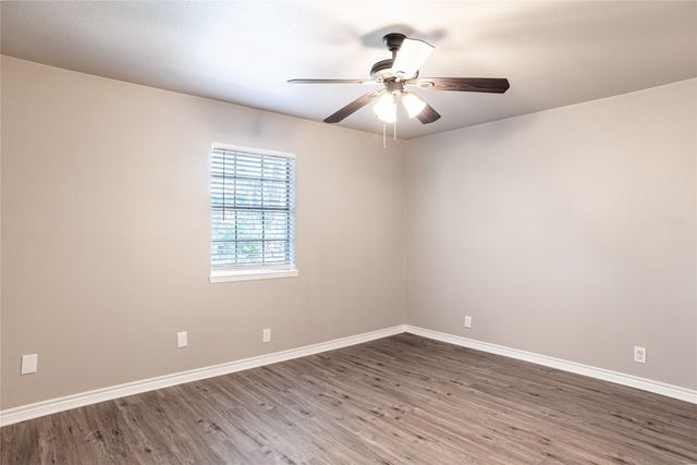 12 Brookhollow Circle, Gainesville, TX 76240