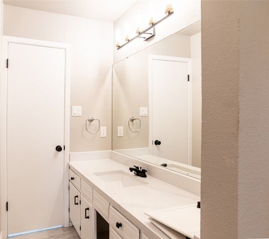 12 Brookhollow Circle, Gainesville, TX 76240