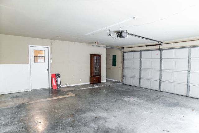 12 Brookhollow Circle, Gainesville, TX 76240