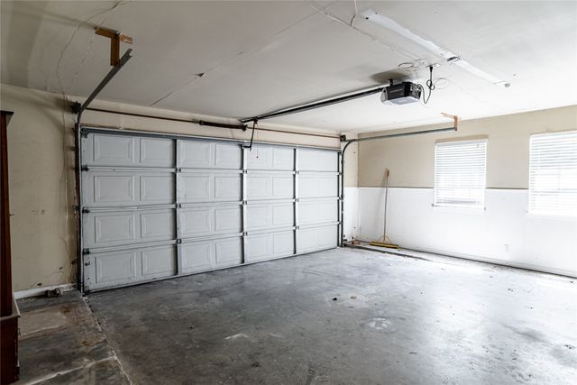 12 Brookhollow Circle, Gainesville, TX 76240