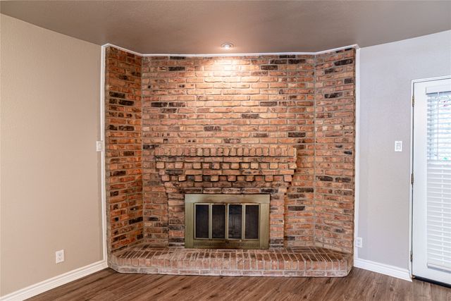 12 Brookhollow Circle, Gainesville, TX 76240