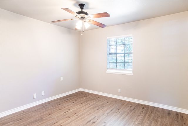 12 Brookhollow Circle, Gainesville, TX 76240
