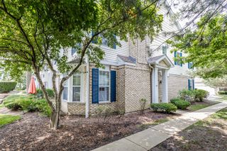 1114 Georgetown Way, Vernon Hills, IL 60061