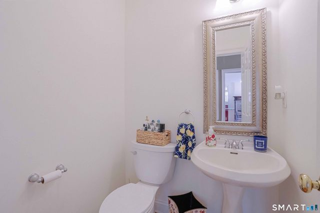 380 Southbury Road, Roxbury, CT 06783