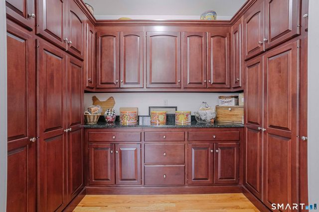 380 Southbury Road, Roxbury, CT 06783