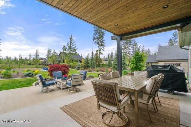 11633 N Spiraea LN, Hayden Lake, ID 83835