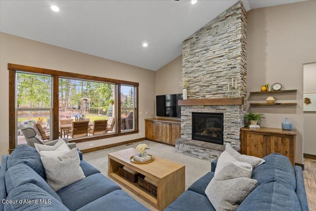 11633 N Spiraea LN, Hayden Lake, ID 83835