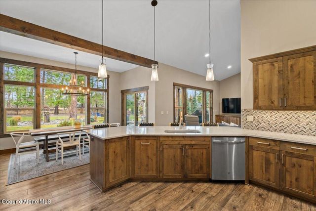 11633 N Spiraea LN, Hayden Lake, ID 83835