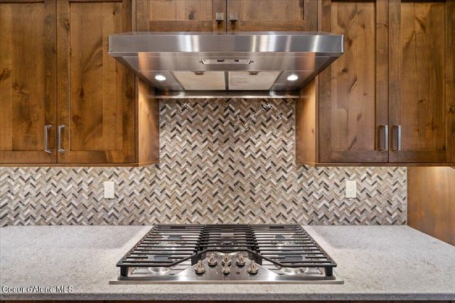 11633 N Spiraea LN, Hayden Lake, ID 83835