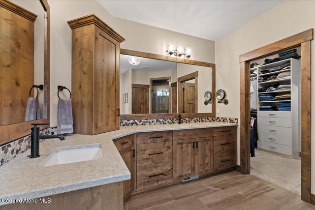 11633 N Spiraea LN, Hayden Lake, ID 83835