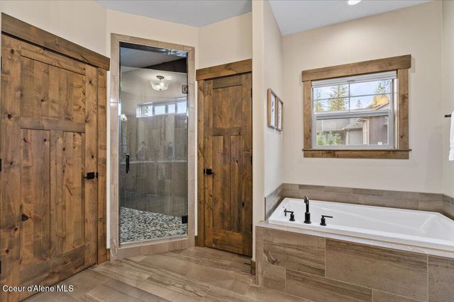 11633 N Spiraea LN, Hayden Lake, ID 83835