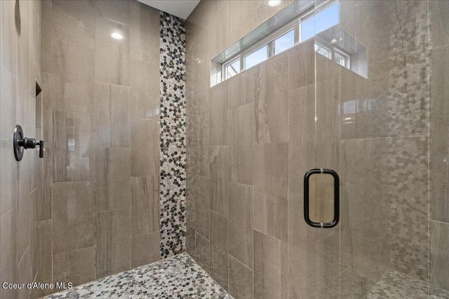 11633 N Spiraea LN, Hayden Lake, ID 83835
