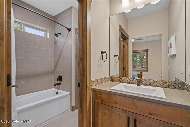 11633 N Spiraea LN, Hayden Lake, ID 83835