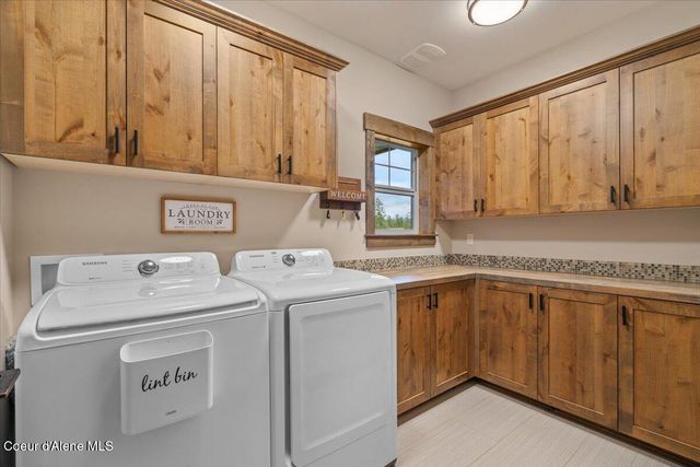 11633 N Spiraea LN, Hayden Lake, ID 83835