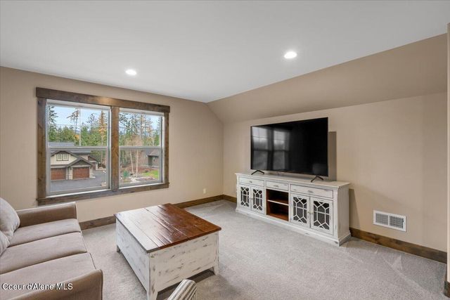 11633 N Spiraea LN, Hayden Lake, ID 83835