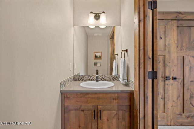11633 N Spiraea LN, Hayden Lake, ID 83835