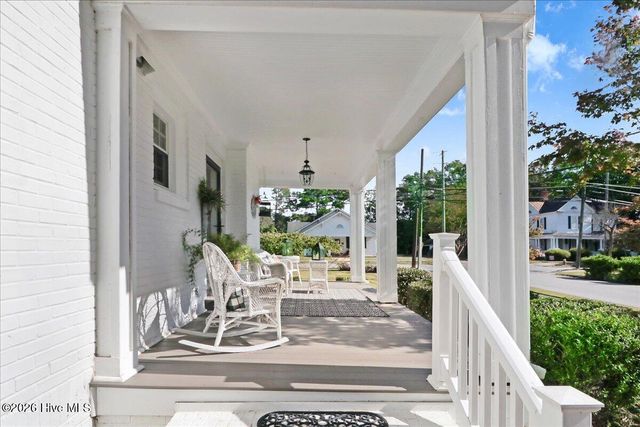 501 W Main Street, Mount Olive, NC 28365