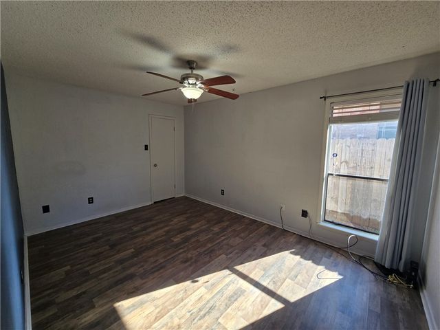 7234 Diamond Ridge Dr, Corpus Christi, TX 78413