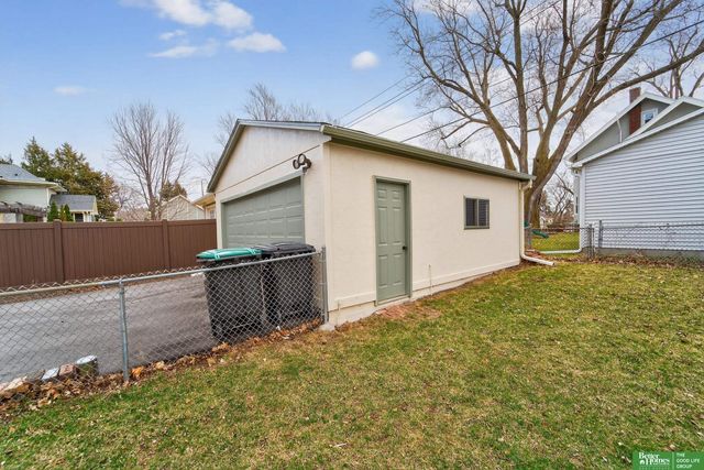 5115 Davenport Street, Omaha, NE 68132