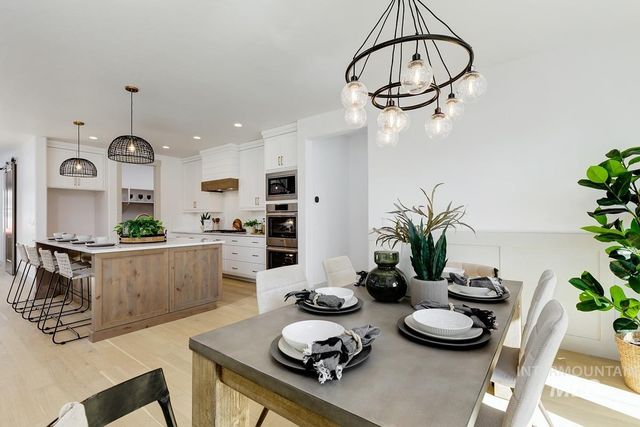 9295 W Sooty Grouse Ct, Boise, ID 83714