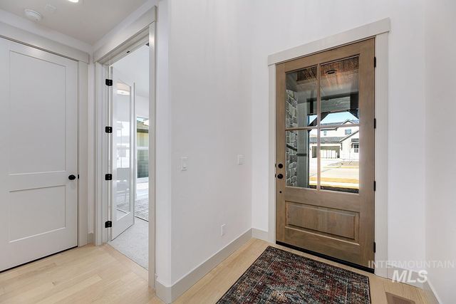 9295 W Sooty Grouse Ct, Boise, ID 83714