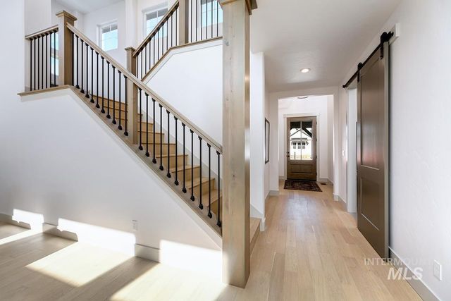 9295 W Sooty Grouse Ct, Boise, ID 83714