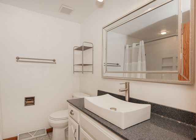 1680 Prairie Vista Circle, Bettendorf, IA 52722