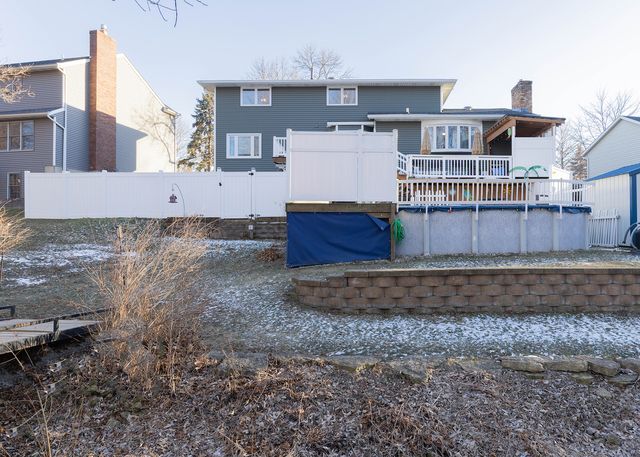 1680 Prairie Vista Circle, Bettendorf, IA 52722