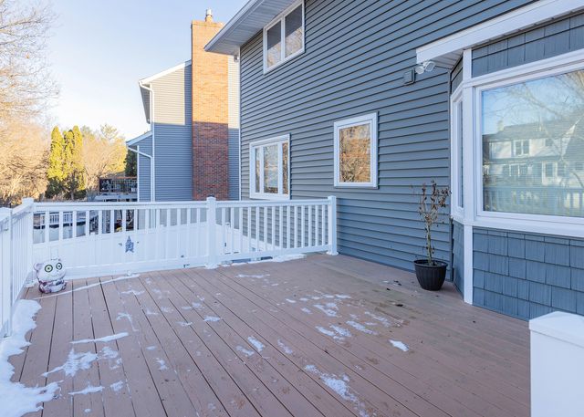 1680 Prairie Vista Circle, Bettendorf, IA 52722