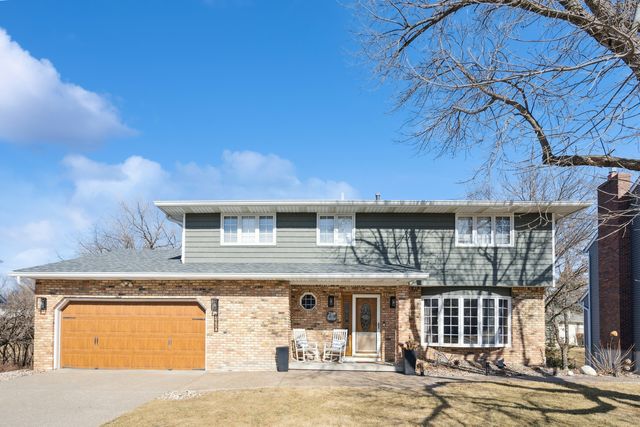 1680 Prairie Vista Circle, Bettendorf, IA 52722
