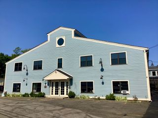 19 Willow St, Natick, MA 01760