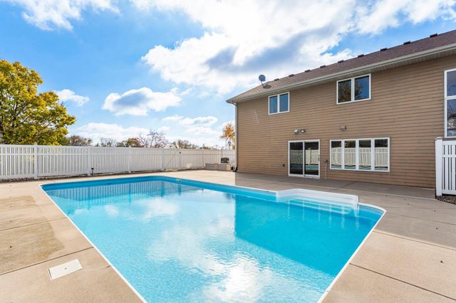 300 Ivory Avenue NE, Saint Michael, MN 55376