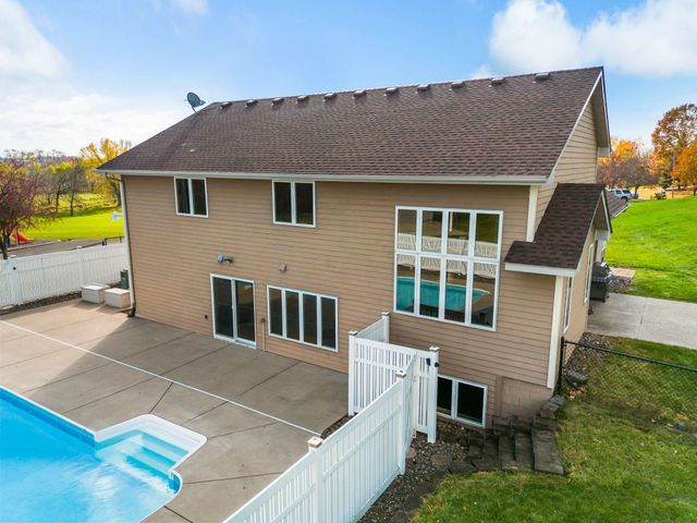 300 Ivory Avenue NE, Saint Michael, MN 55376