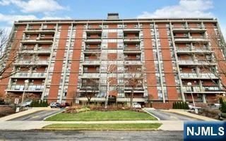 3 Horizon Road G-3, Fort Lee, NJ 07024