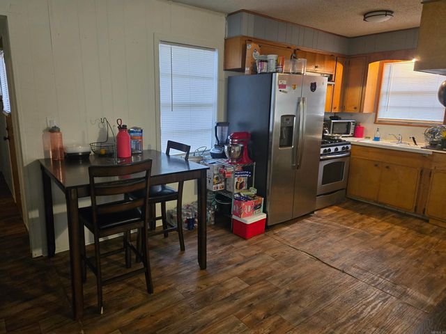 716 W Sypert Street, Nashville, AR 71852