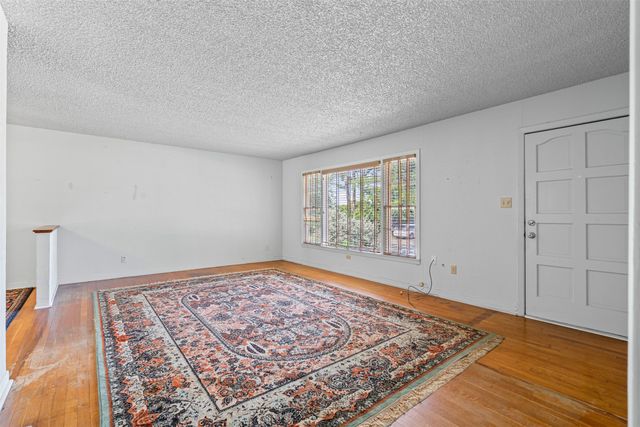106 Oakwood Drive, Keene, TX 76059