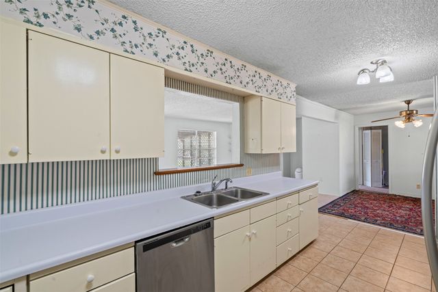 106 Oakwood Drive, Keene, TX 76059